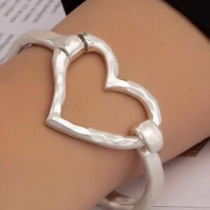 NWT  Hollow Large Heart-Shaped Design Cuff Bangle Bracelet - Silver
